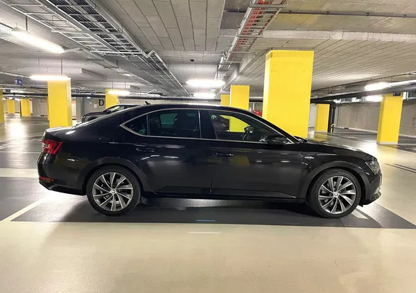 warszawa Skoda Superb cena 85000 przebieg: 190200, rok produkcji 2018 z Warszawa